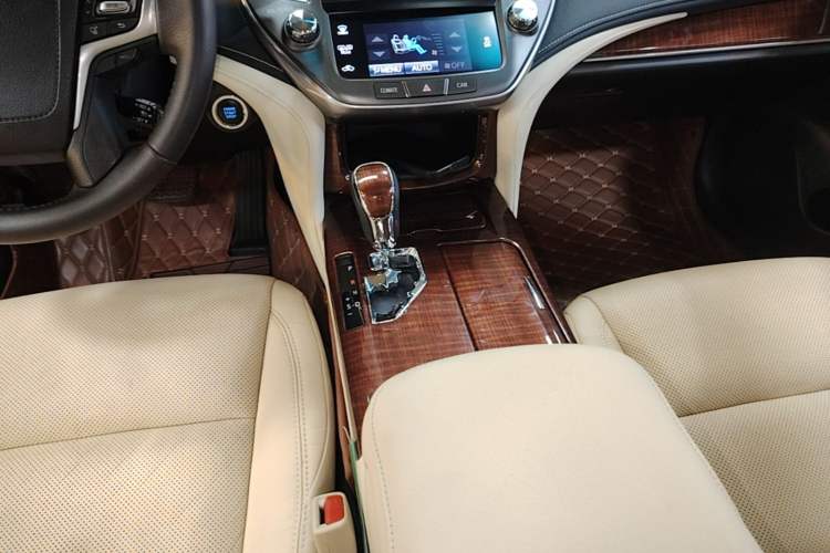 Used Toyota Crown 2015 2.5L Smart Edition Gear Lever