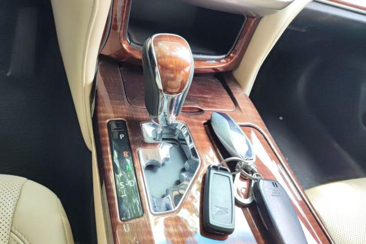 Used Toyota Crown 2015 2.0T Fashion Edition Gear Lever