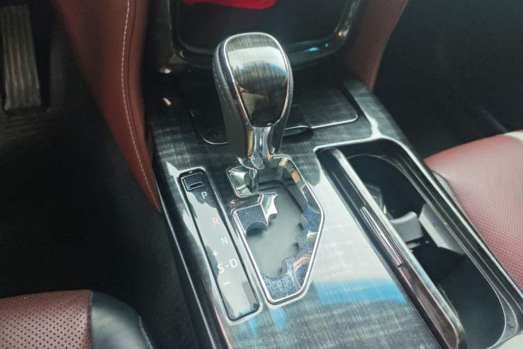 Used Toyota Crown 2015 2.0T Fashion Edition Gear Lever