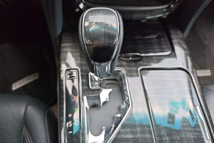 Used Toyota Crown 2015 2.0T Fashion Edition Gear Lever