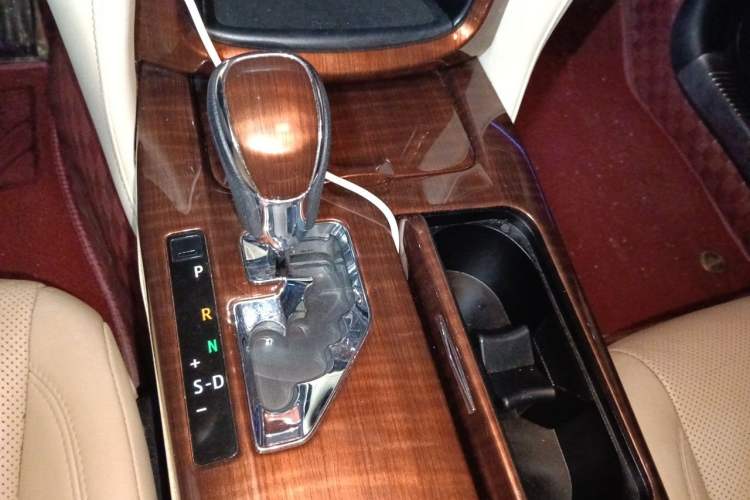 Used Toyota Crown 2015 2.0T Fashion Edition Gear Lever