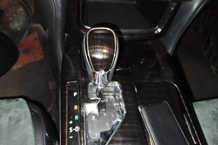 Used Toyota Crown 2015 2.0T Fashion Edition Gear Lever
