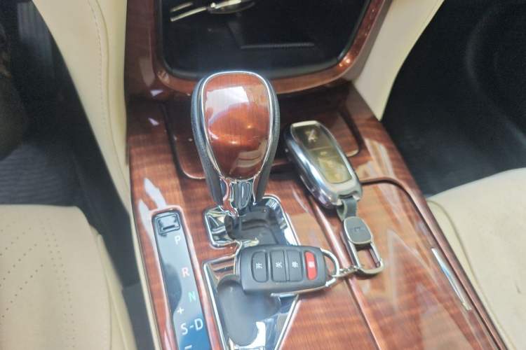 Used Toyota Crown 2015 2.5L Fashion Limited Edition Gear Lever