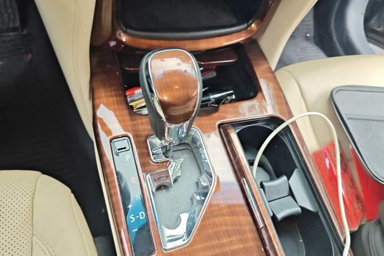 Used Toyota Crown 2015 2.0T Fashion Edition Gear Lever