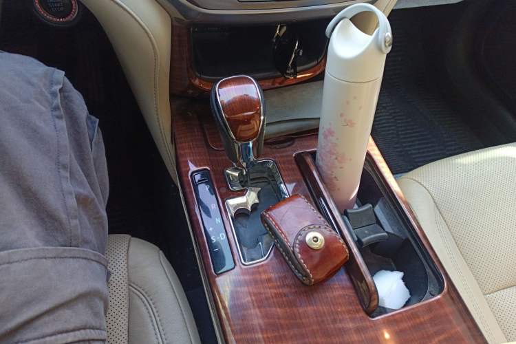 Used Toyota Crown 2015 2.0T Fashion Edition Gear Lever