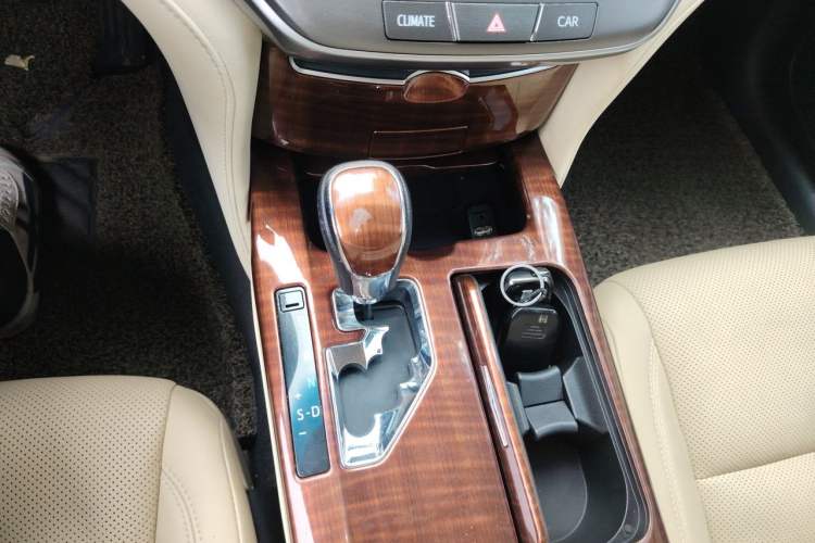 Used Toyota Crown 2015 2.5L Elite Edition Gear Lever