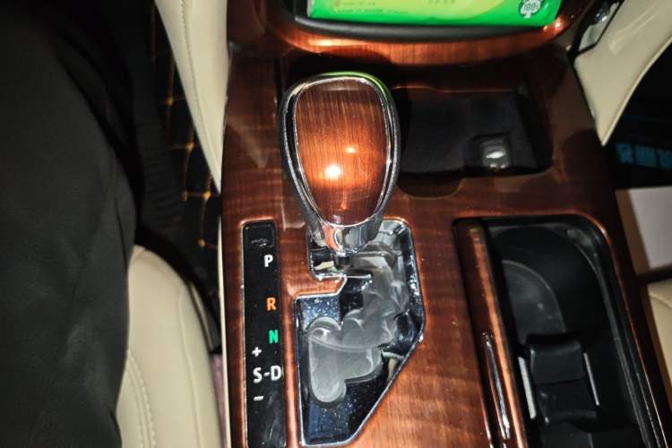 Used Toyota Crown 2015 2.0T Fashion Edition Gear Lever