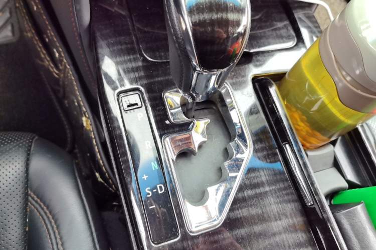 Used Toyota Crown 2015 2.0T Fashion Edition Gear Lever