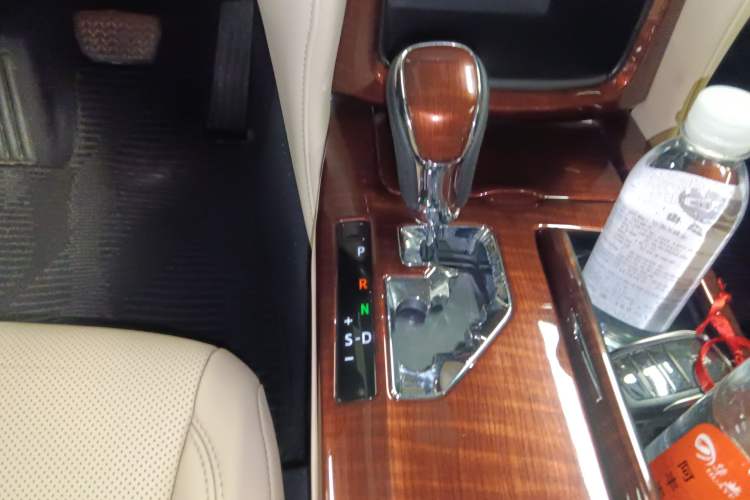 Used Toyota Crown 2015 2.0T Fashion Edition Gear Lever