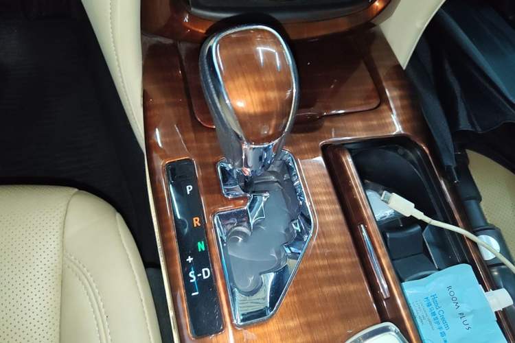 Used Toyota Crown 2015 2.0T Fashion Edition Gear Lever