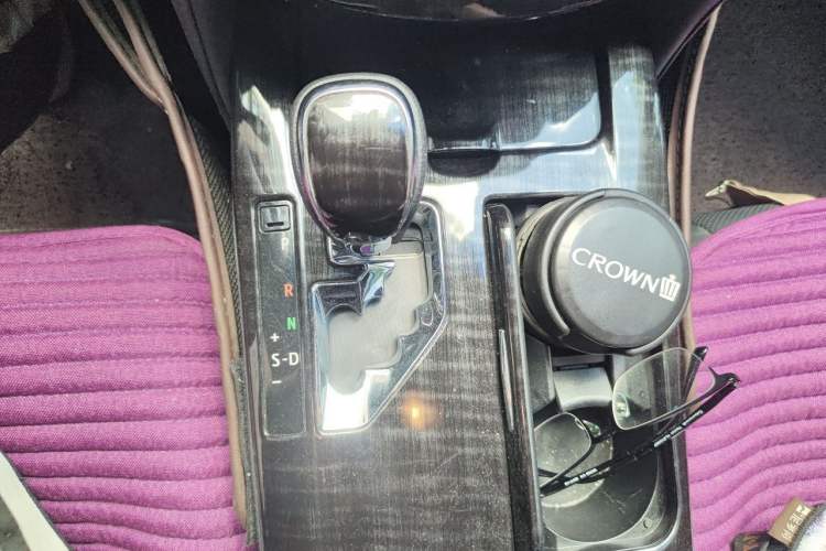 Used Toyota Crown 2015 2.0T Fashion Edition Gear Lever