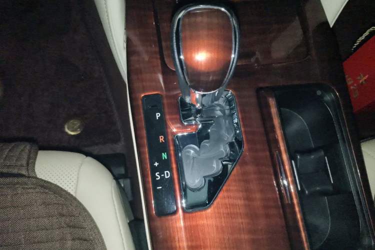 Used Toyota Crown 2015 2.0T Fashion Edition Gear Lever