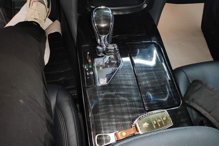 Used Toyota Crown 2015 2.5L Smart Edition Gear Lever