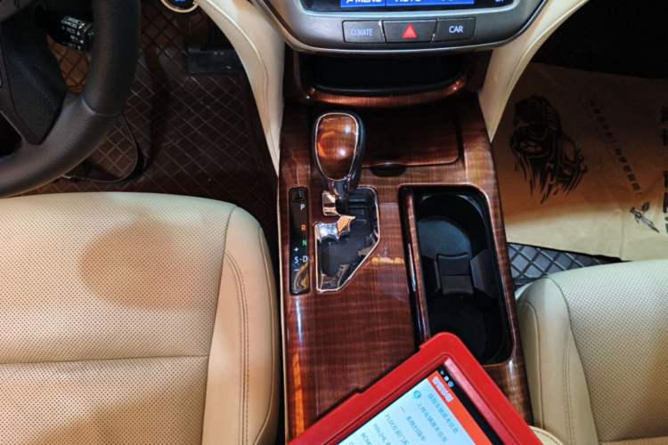 Used Toyota Crown 2015 2.0T Fashion Edition Gear Lever