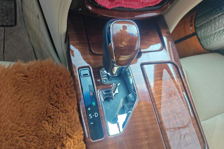 Used Toyota Crown 2015 2.5L Smart Edition Gear Lever