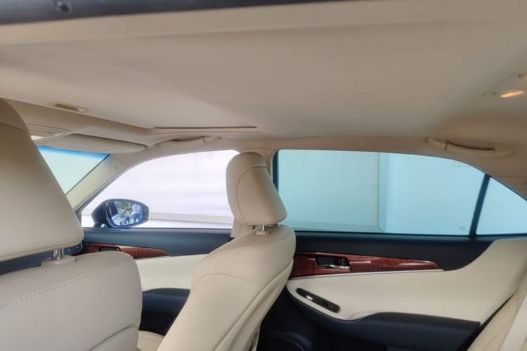 Used Toyota Crown 2015 2.0T Elite Edition Headliner