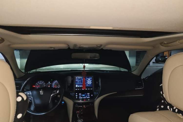 Used Toyota Crown 2015 2.5L Elite Edition Headliner