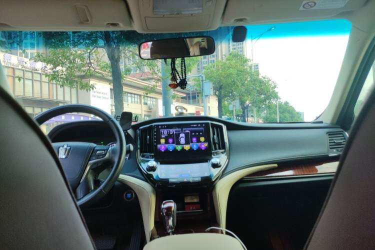 Used Toyota Crown 2015 2.0T Fashion Edition Headliner