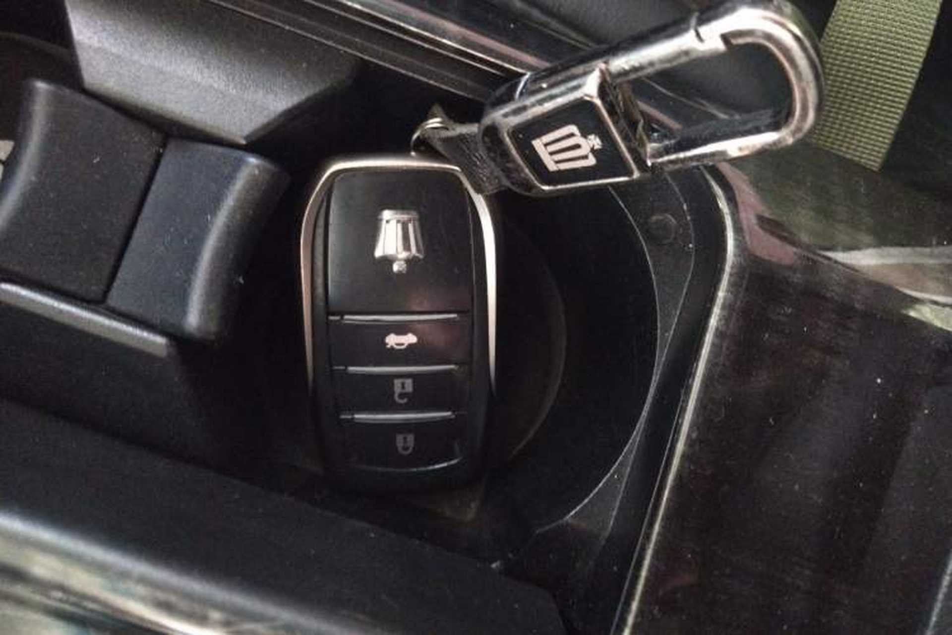 Used Toyota Crown 2015 2.0T Fashion Edition Interior 1