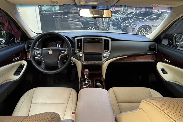 Used Toyota Crown 2015 2.5L Smart Edition Interior 1