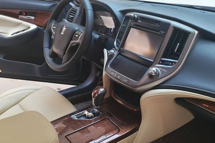 Used Toyota Crown 2015 2.0T Fashion Edition Interior 1