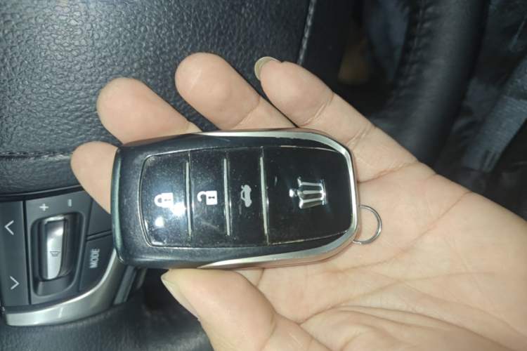 Used Toyota Crown 2015 2.0T Fashion Edition Interior 1