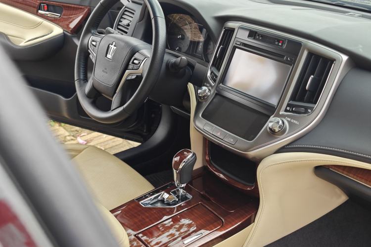 Used Toyota Crown 2015 2.0T Fashion Edition Interior 10