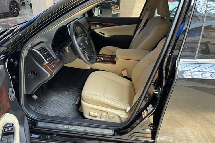 Used Toyota Crown 2015 2.5L Smart Edition Interior 2