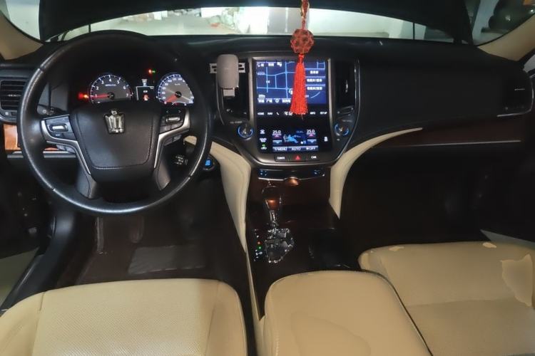 Used Toyota Crown 2015 2.5L Elite Edition Interior 2