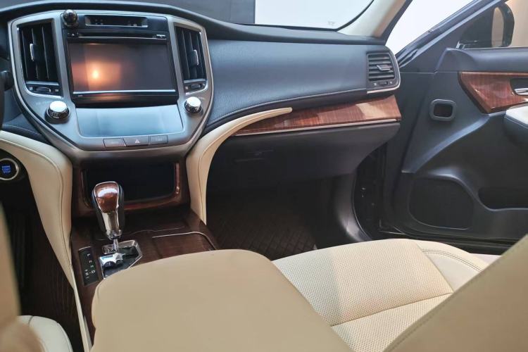 Used Toyota Crown 2015 2.0T Fashion Edition Interior 2