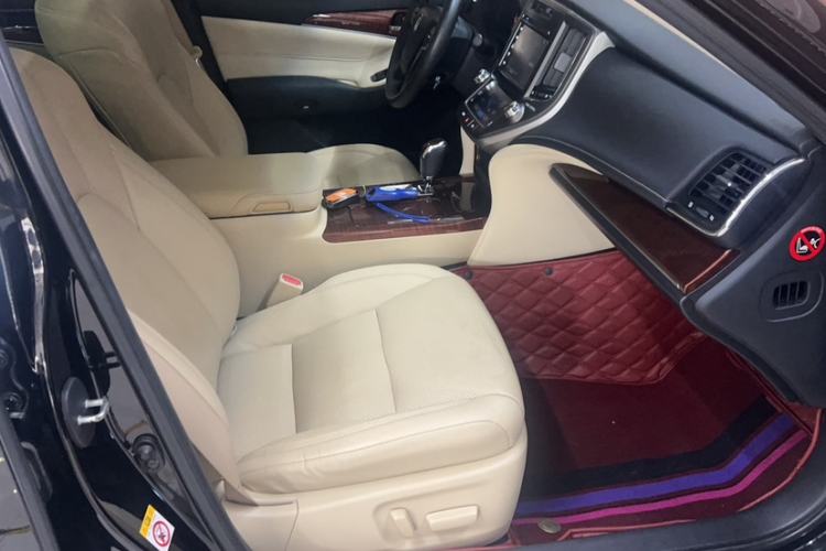 Used Toyota Crown 2015 2.0T Fashion Edition Interior 2