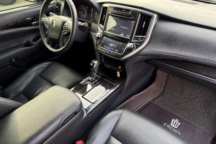 Used Toyota Crown 2015 2.5L Smart Edition Interior 2