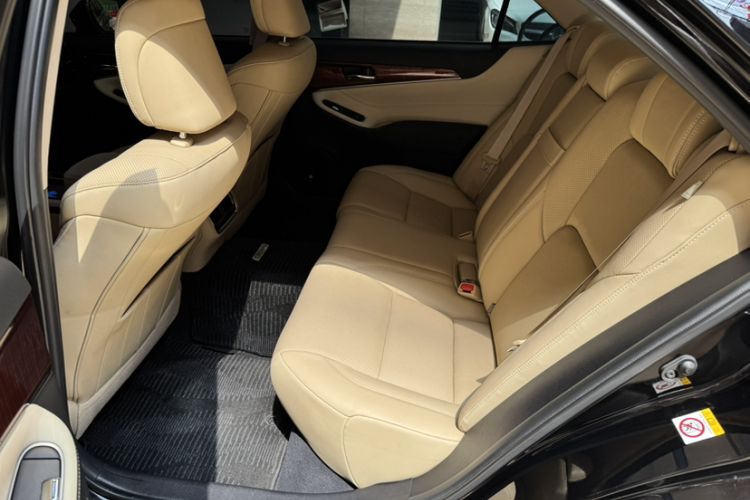 Used Toyota Crown 2015 2.5L Smart Edition Interior 3