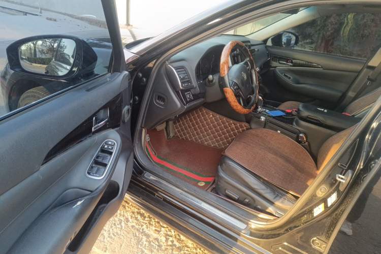 Used Toyota Crown 2015 2.5L Smart Edition Interior 3