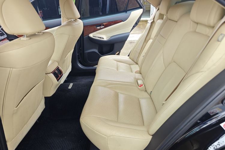 Used Toyota Crown 2015 2.0T Fashion Edition Interior 3