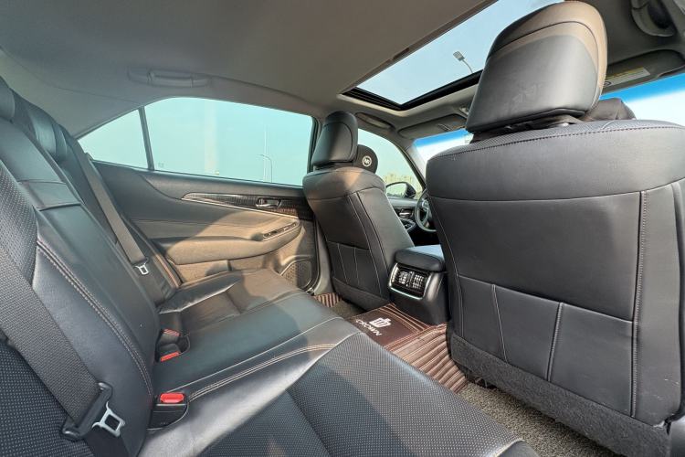 Used Toyota Crown 2015 2.5L Smart Edition Interior 3