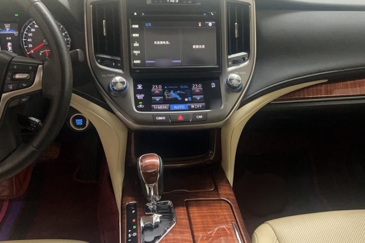 Used Toyota Crown 2015 2.0T Fashion Edition Interior 5