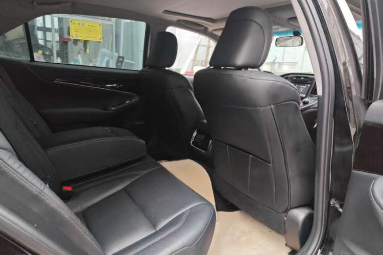 Used Toyota Crown 2015 2.0T Fashion Edition Interior 6