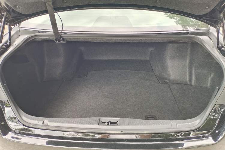 Used Toyota Crown 2015 2.0T Fashion Edition Interior 7