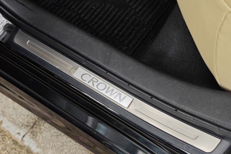 Used Toyota Crown 2015 2.0T Fashion Edition Interior 7