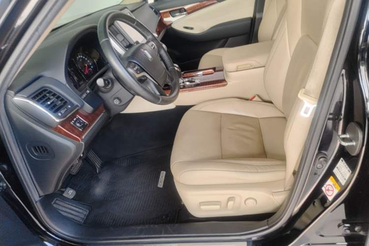 Used Toyota Crown 2015 2.0T Elite Edition Left Front Seat