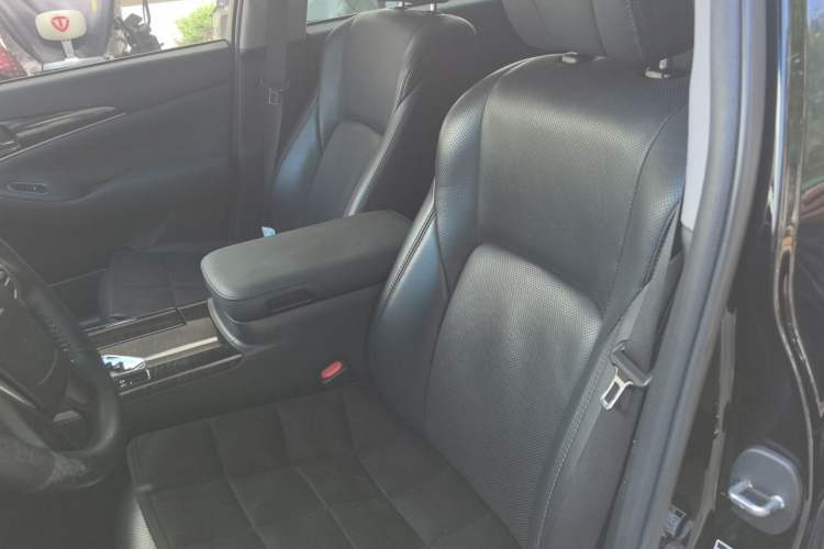 Used Toyota Crown 2015 2.0T Fashion Edition Left Front Seat