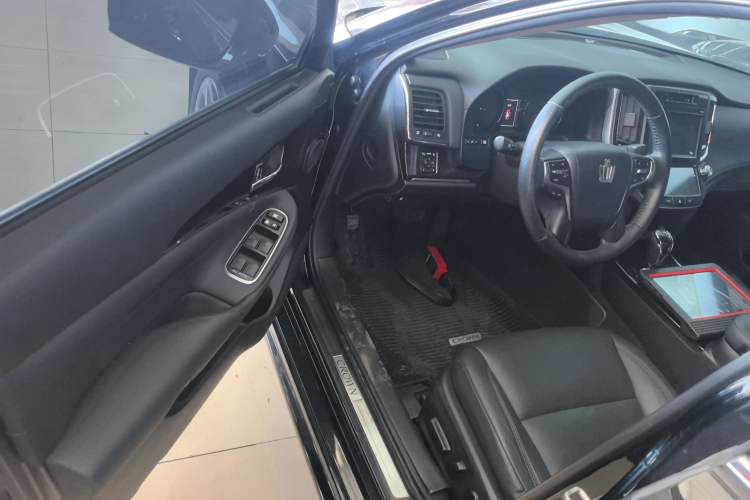 Used Toyota Crown 2015 2.0T Fashion Edition Left Front Seat