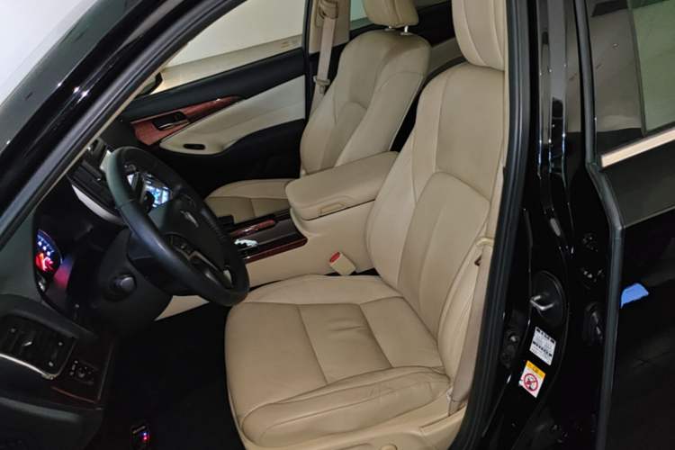 Used Toyota Crown 2015 2.0T Fashion Edition Left Front Seat