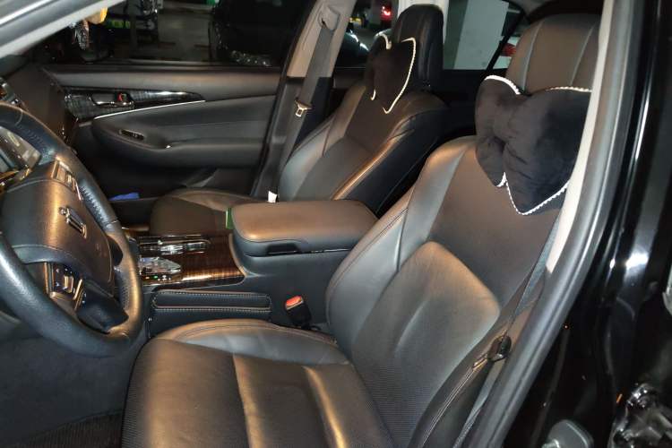 Used Toyota Crown 2015 2.0T Fashion Edition Left Front Seat