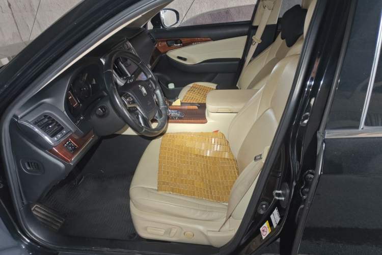 Used Toyota Crown 2015 2.0T Fashion Edition Left Front Seat