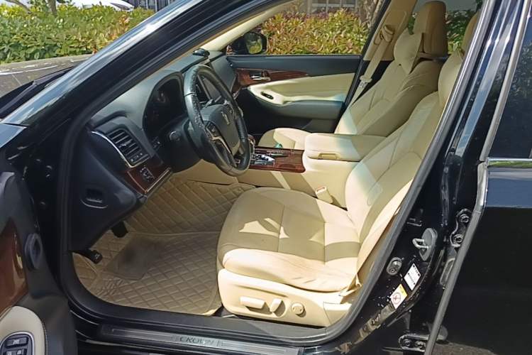 Used Toyota Crown 2015 2.5L Smart Edition Left Front Seat