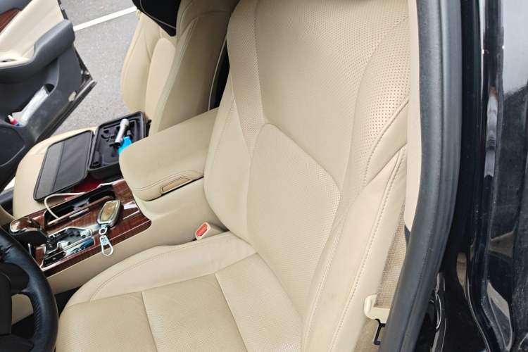 Used Toyota Crown 2015 2.0T Fashion Edition Left Front Seat