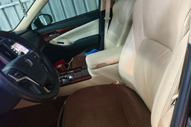 Used Toyota Crown 2015 2.0T Fashion Edition Left Front Seat
