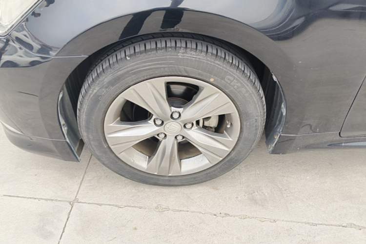 Used Toyota Crown 2015 2.0T Fashion Edition Left Front Wheel Hub